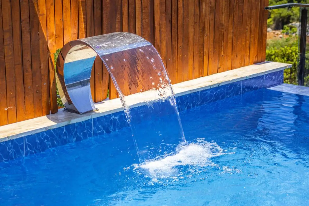 Weekly Pool Cleaning & Maintenance in Peoria, AZ