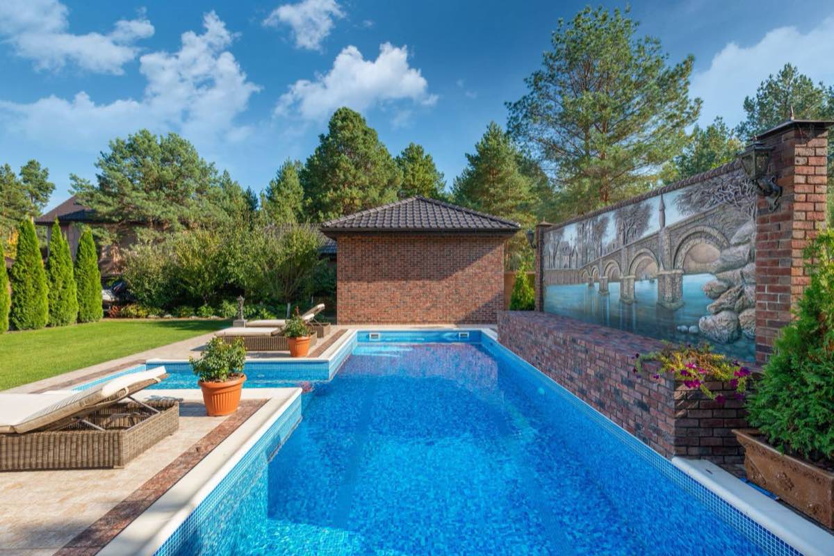 Weekly Pool Cleaning & Service in Peoria, AZ